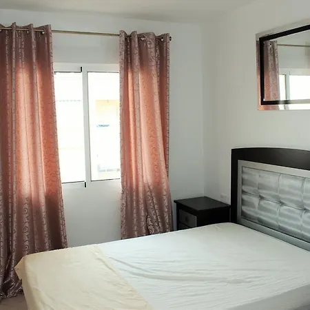 Giwa's Edificio Alta Vista Apartment *
