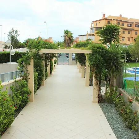 Giwa's Edificio Alta Vista Apartment